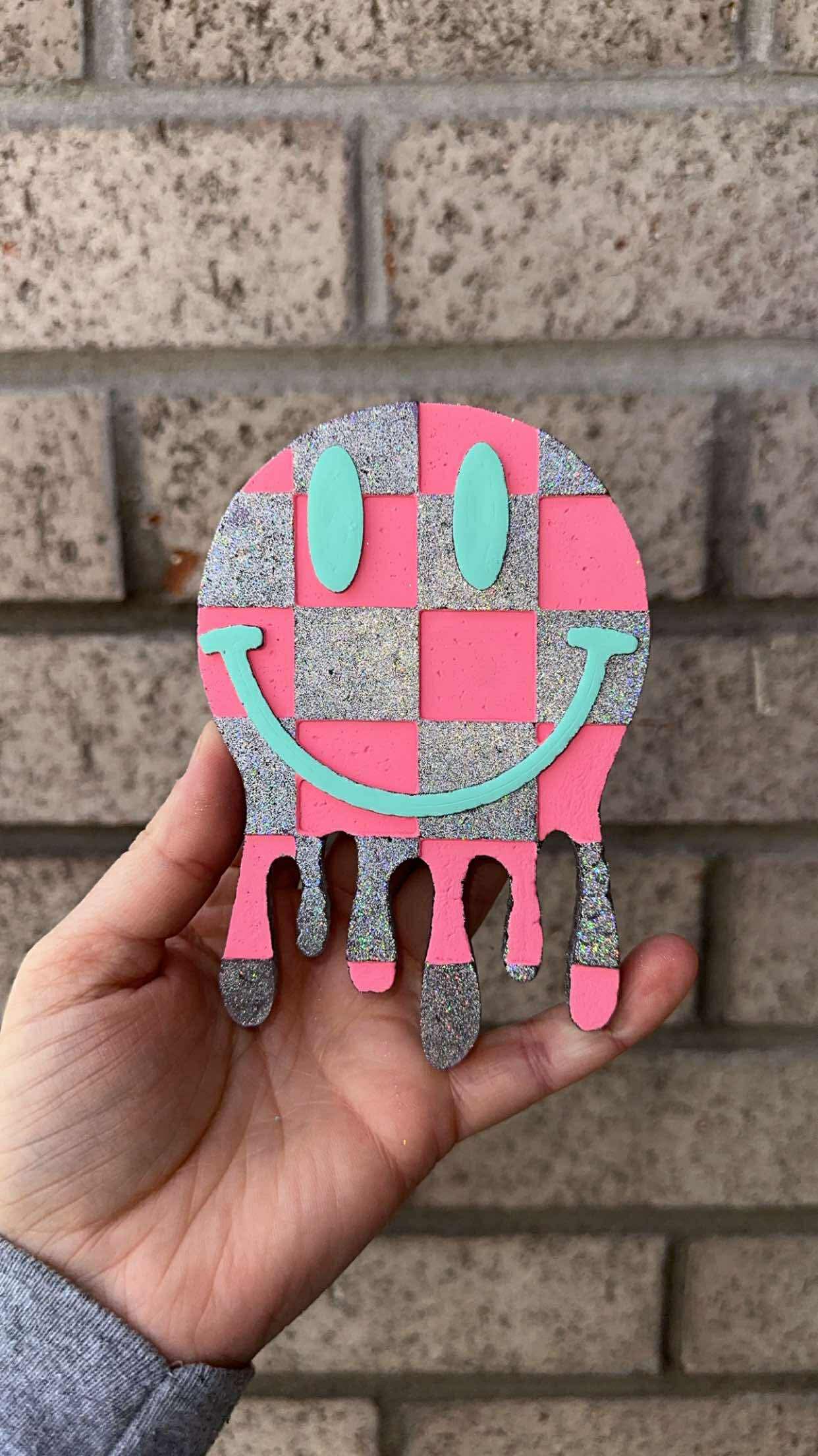 Large Checkered Regular Face Drip Smiley - Silicone Freshie Mold