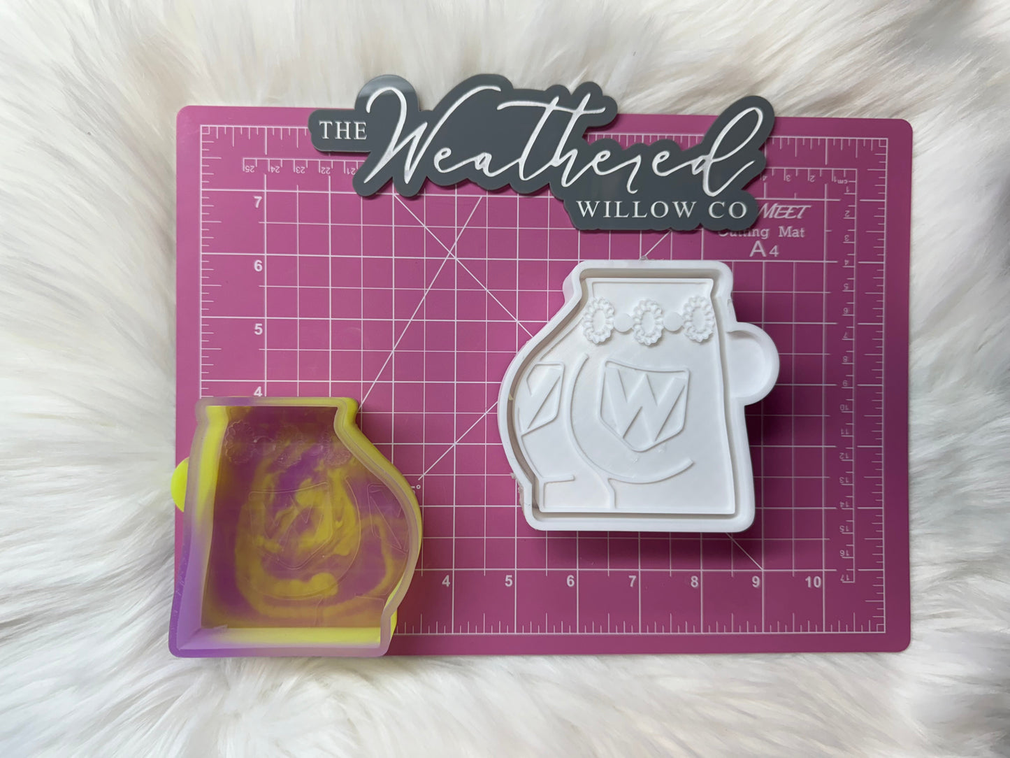 Fat Bottom - Silicone Freshie Mold