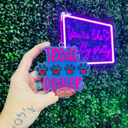 Treat Dealer; WWC EXCLUSIVE - Silicone Freshie Mold