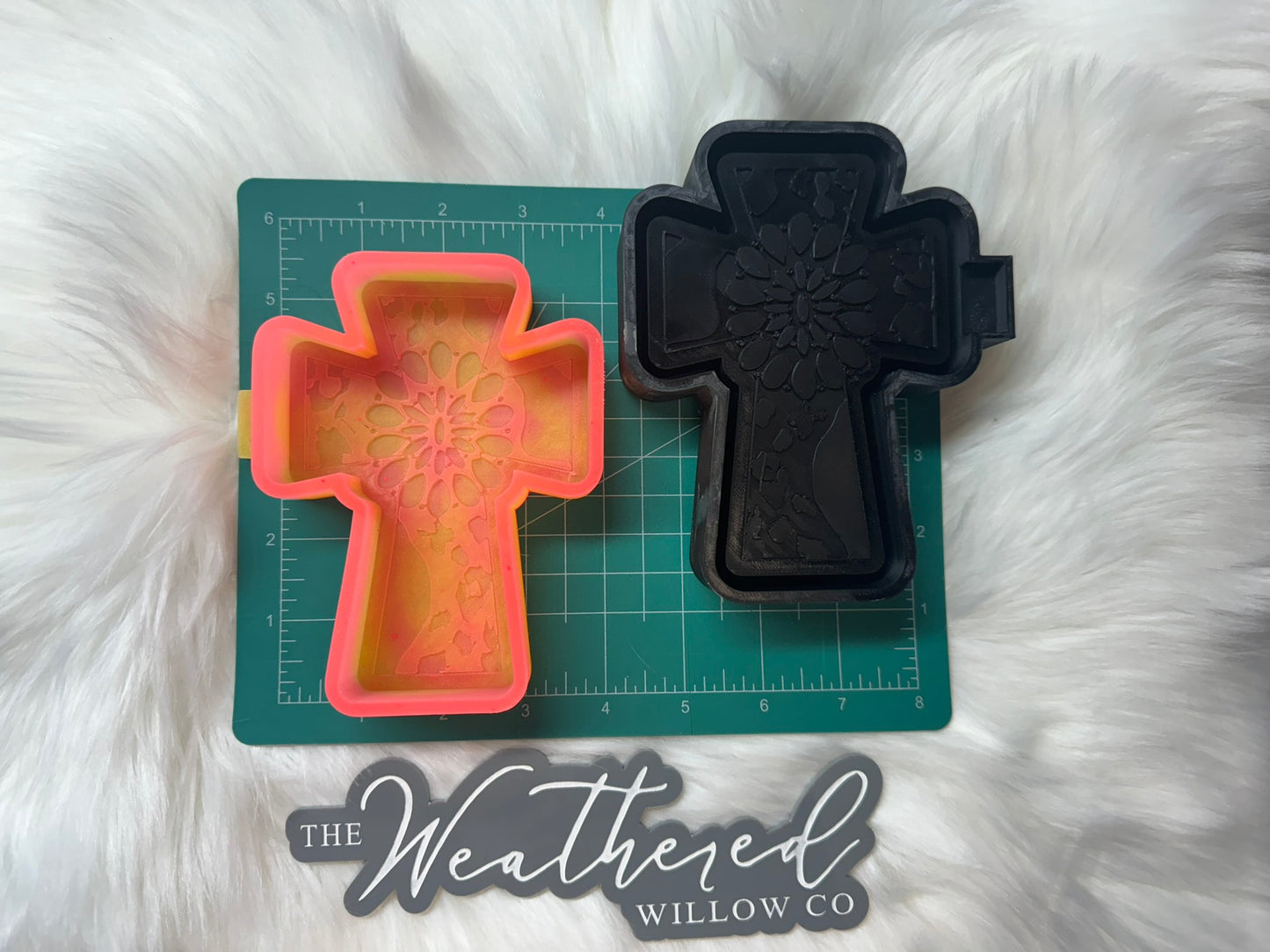 Concho Leopard Cross - Silicone Freshie Mold