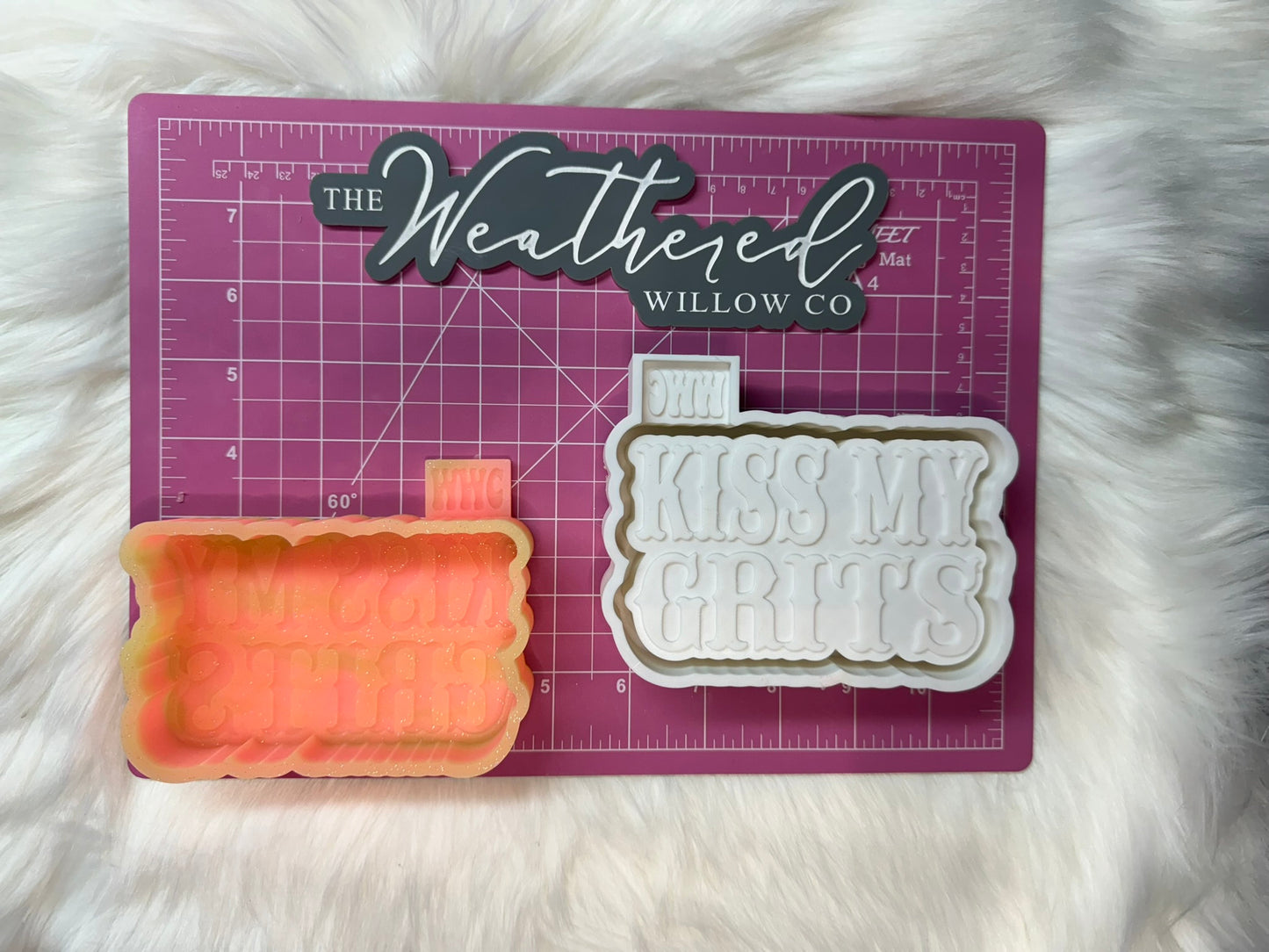 Kiss my grits; WWC EXCLUSIVE DESIGN - Silicone Freshie Mold