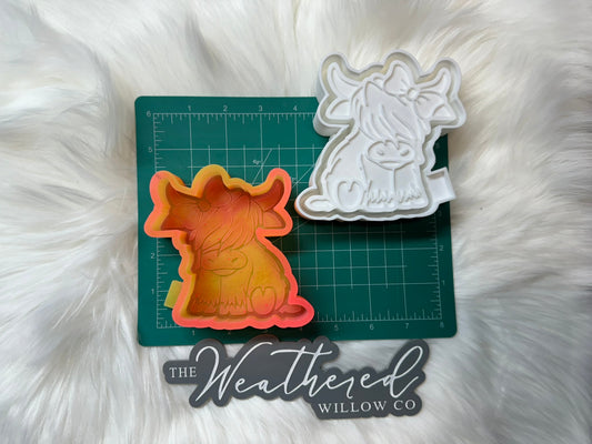 Highland Cow With Bow - Silicone Freshie Mold